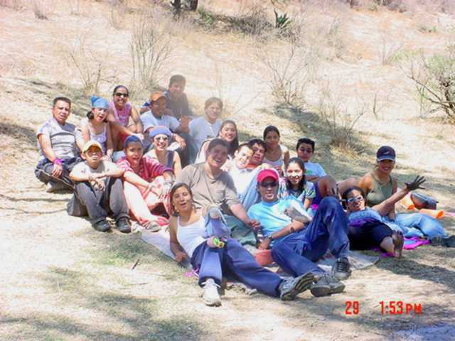Mi equipo en la Pascua 2002 en la Casa de la Juventud